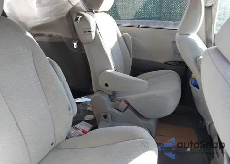 2011 Toyota Sienna Le V6 из США, поврежденный, VIN 5TDKK3DC8BS166565